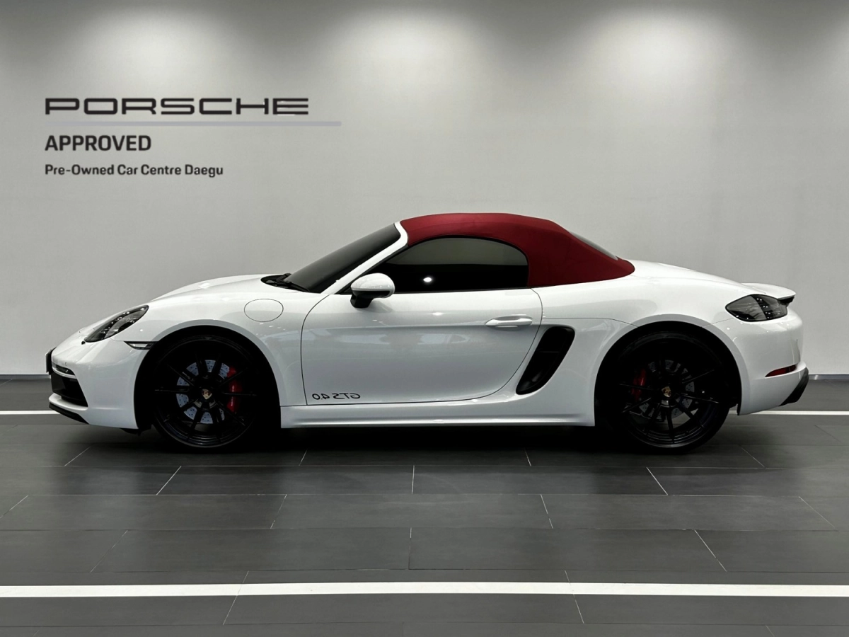 PORSCHE 718 BOXSTER