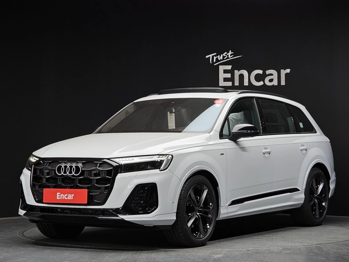 AUDI Q7 4M  2026