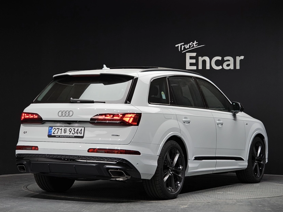 AUDI Q7 4M