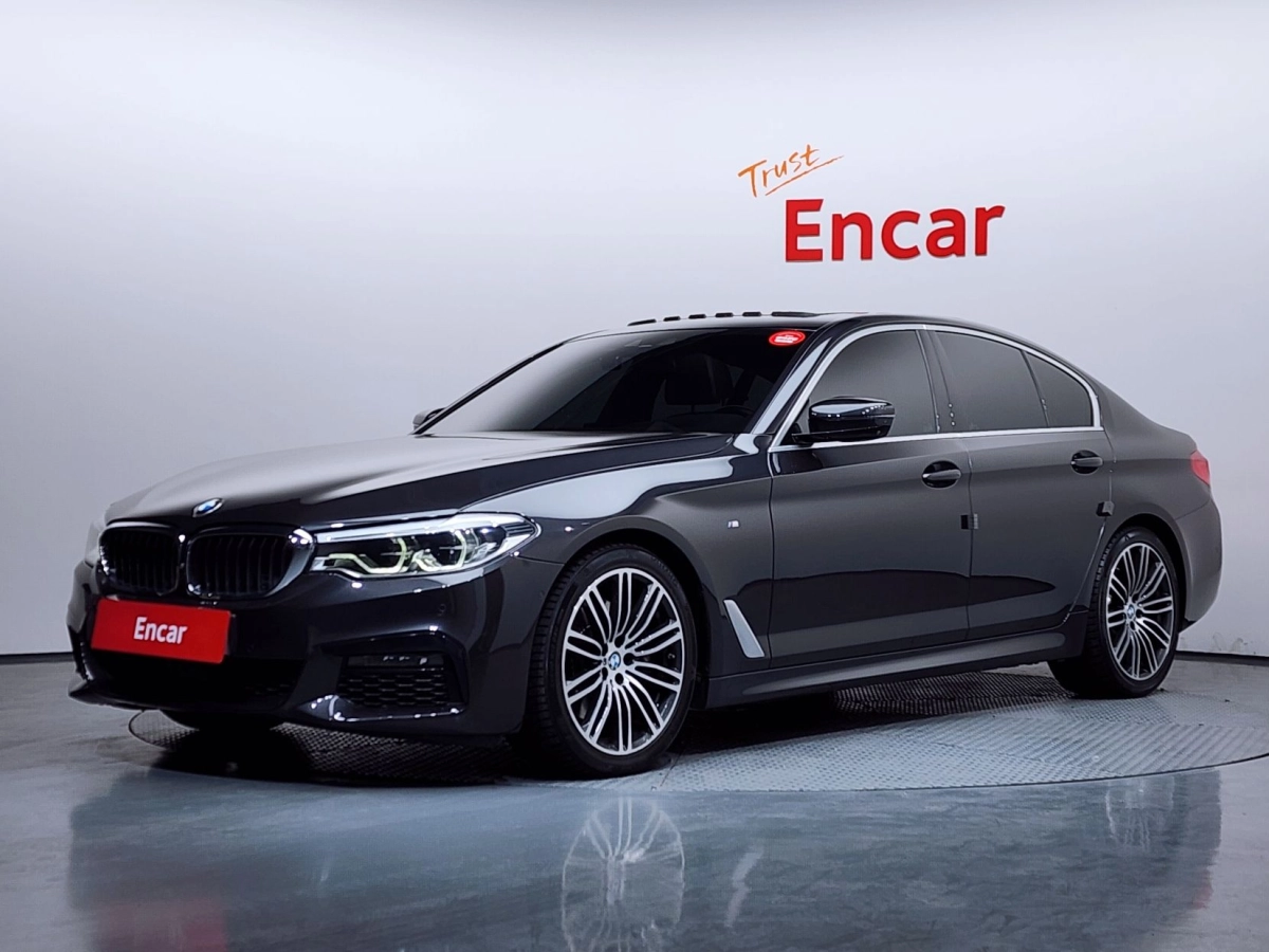 BMW 5-SERIES G30 2019