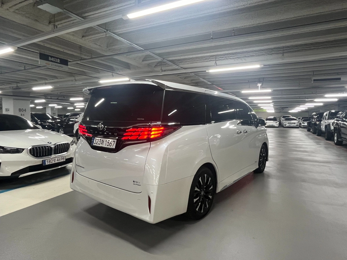 TOYOTA ALPHARD