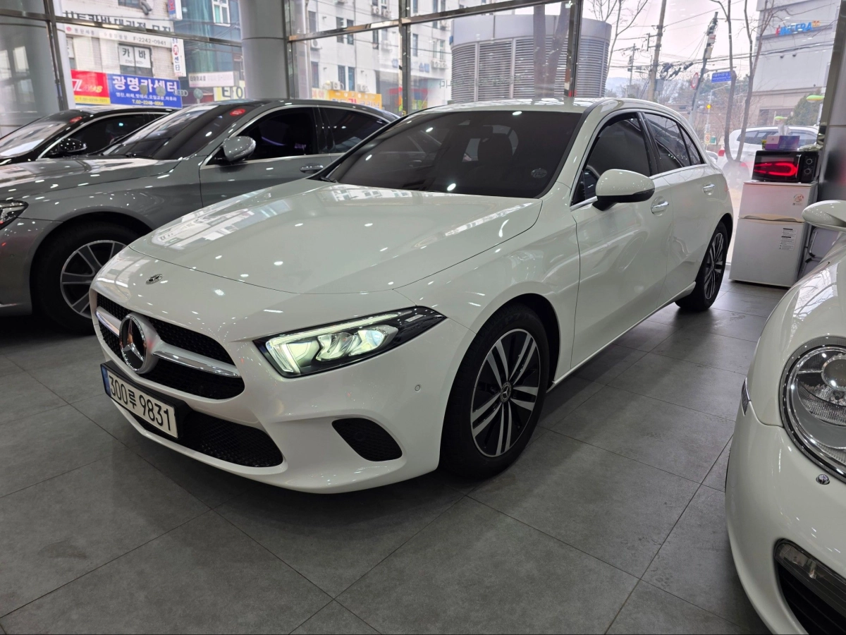 MERCEDES BENZ A-CLASS W177  2022