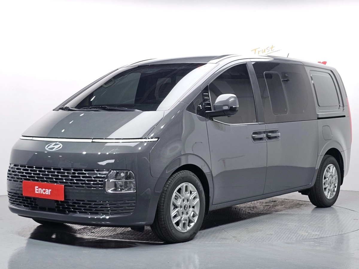 HYUNDAI STARIA  2025