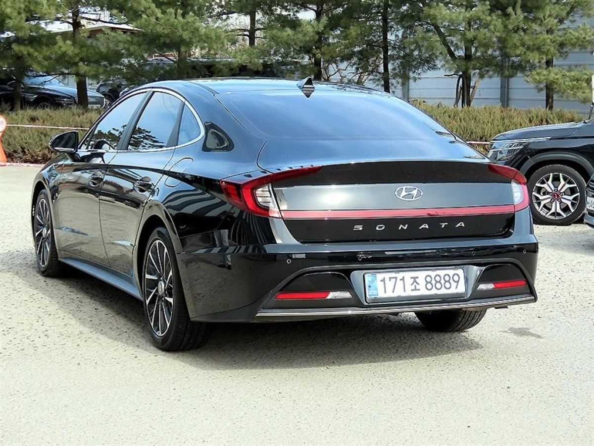 HYUNDAI SONATA HYBRID DN8