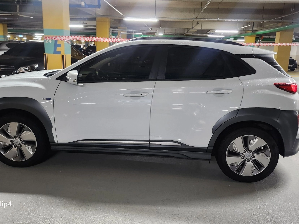 HYUNDAI KONA ELECTRIC
