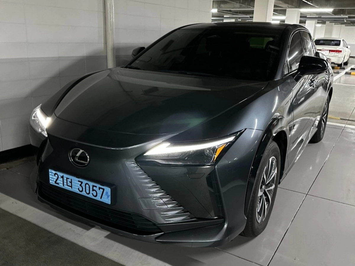 LEXUS RZ450E