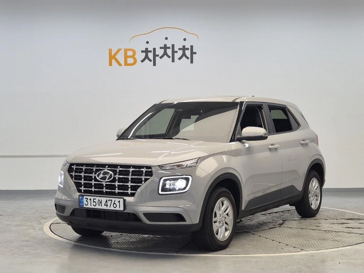 HYUNDAI VENUE  2025
