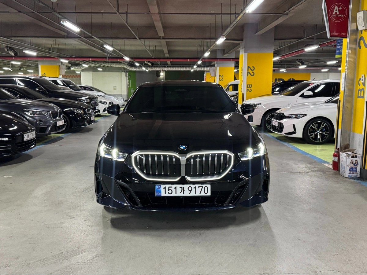 BMW 5-SERIES G60 2025