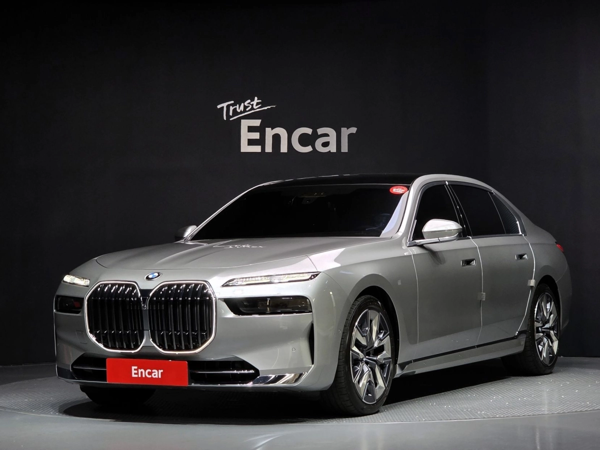 BMW 7-SERIES G70 2024