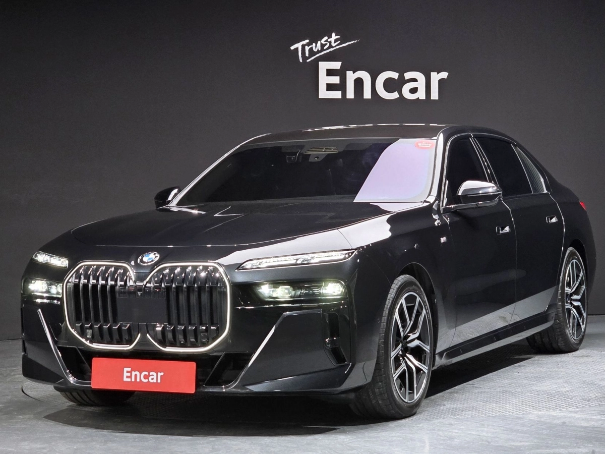 BMW 7-SERIES G70 2025