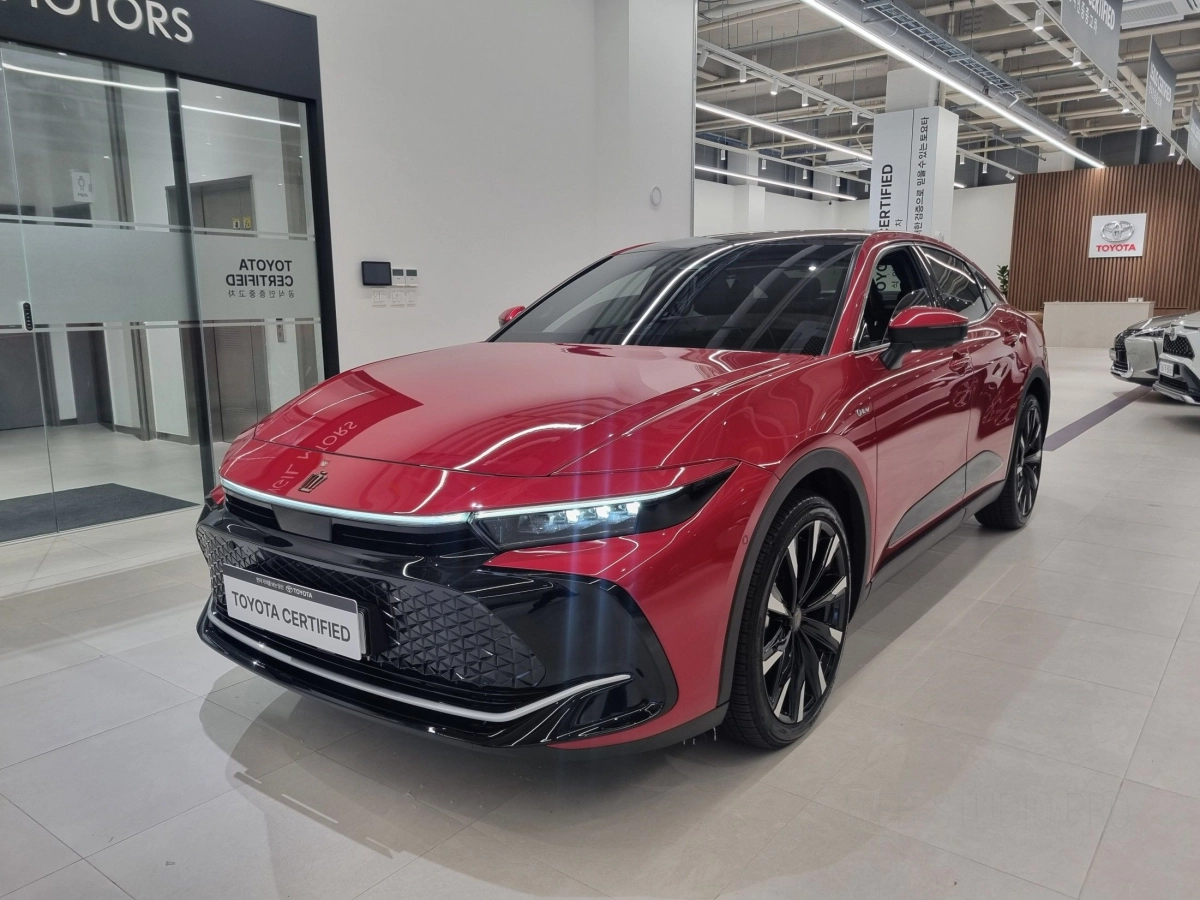 TOYOTA CROWN CROSSOVER