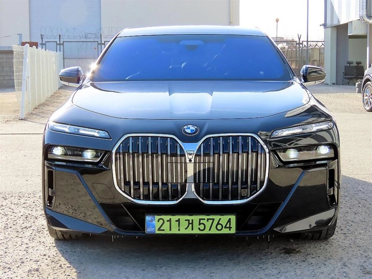 BMW 7-SERIES G70