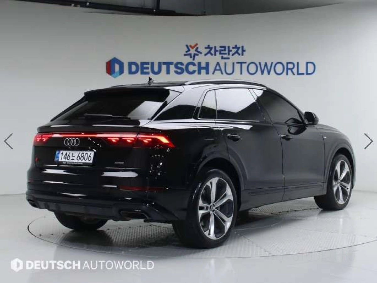 AUDI Q8 4M
