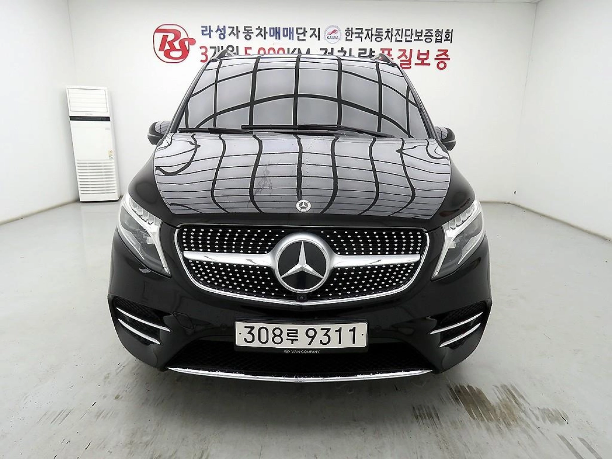 MERCEDES BENZ V-CLASS  2023