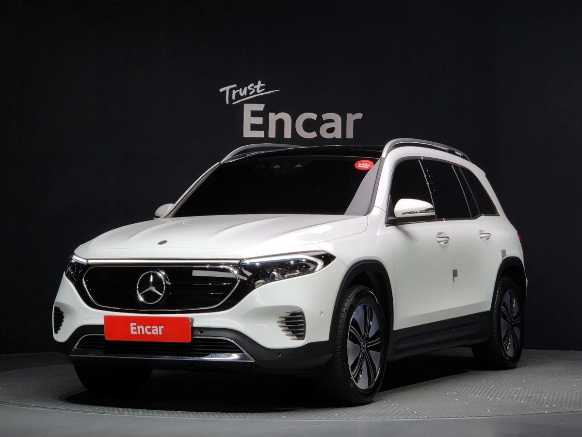 MERCEDES BENZ EQB X243  2024