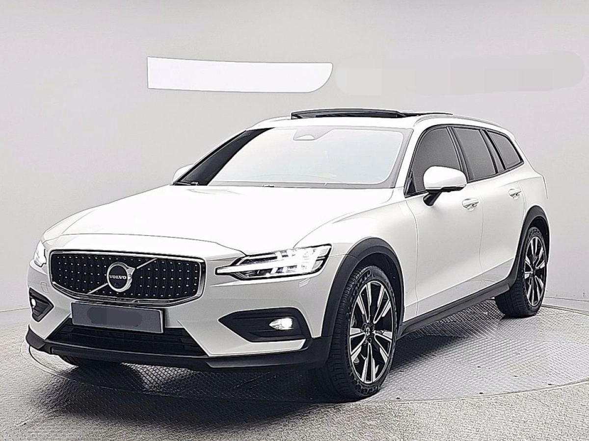 VOLVO V60 CROSS COUNTRY  2024