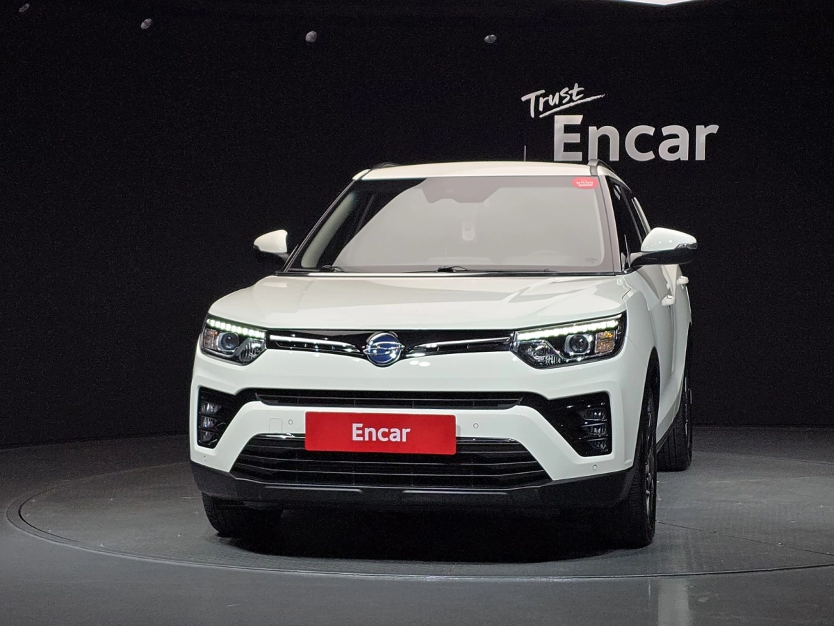 SSANGYONG TIVOLI VERY NEW