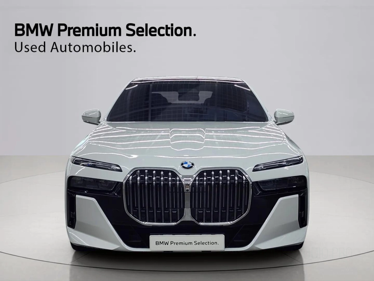 BMW 7-SERIES G70