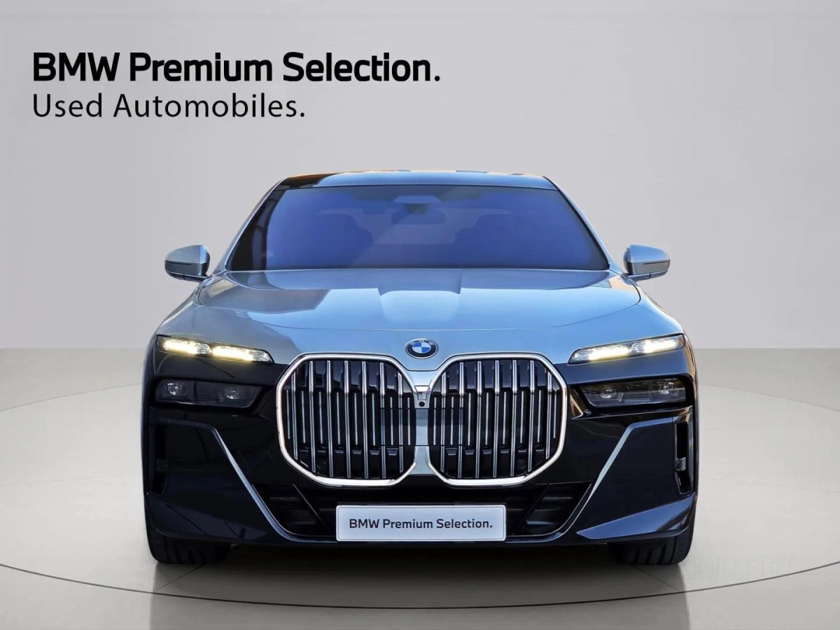 BMW 7-SERIES G70