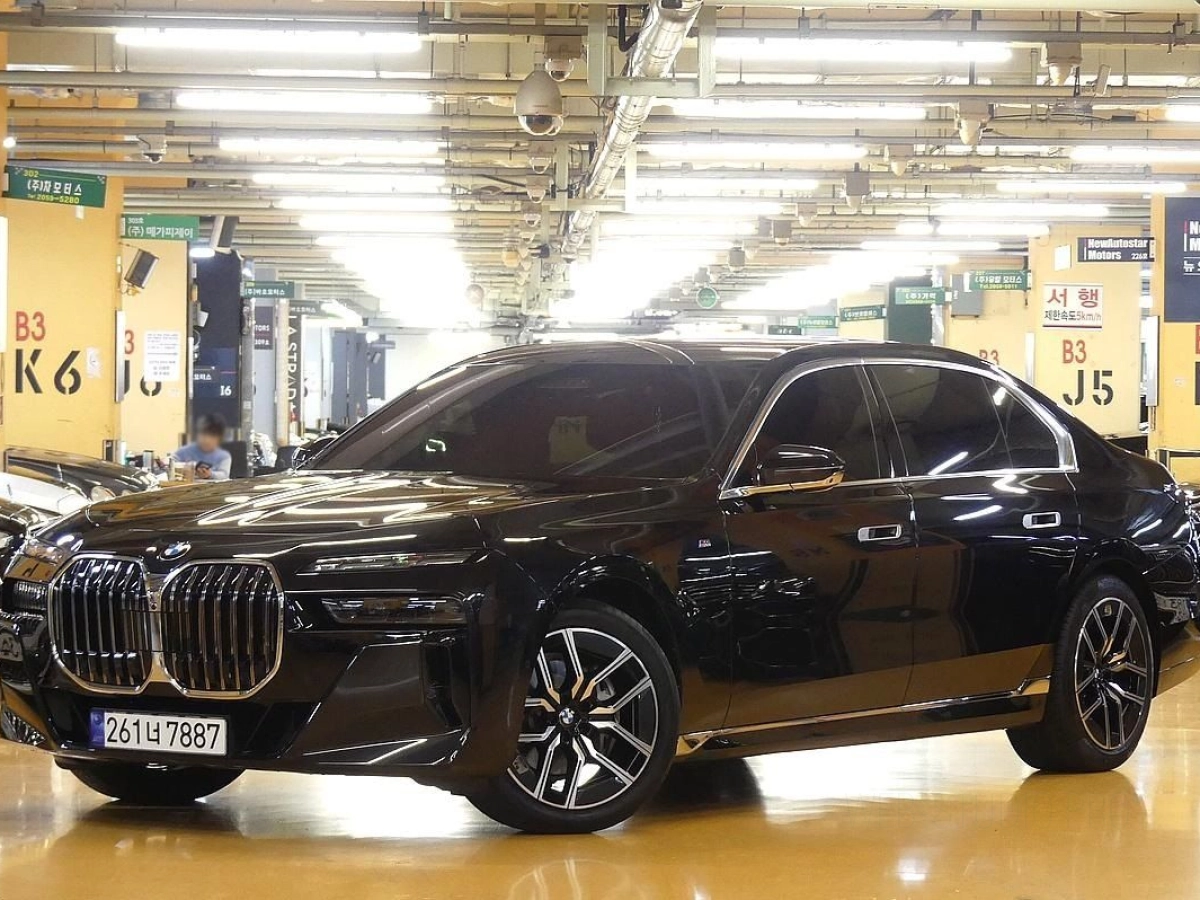 BMW 7-SERIES G70 2025