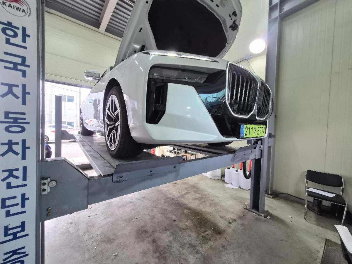 BMW 7-SERIES G70 2025