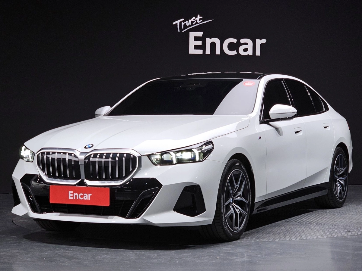 BMW 5-SERIES G60 2025