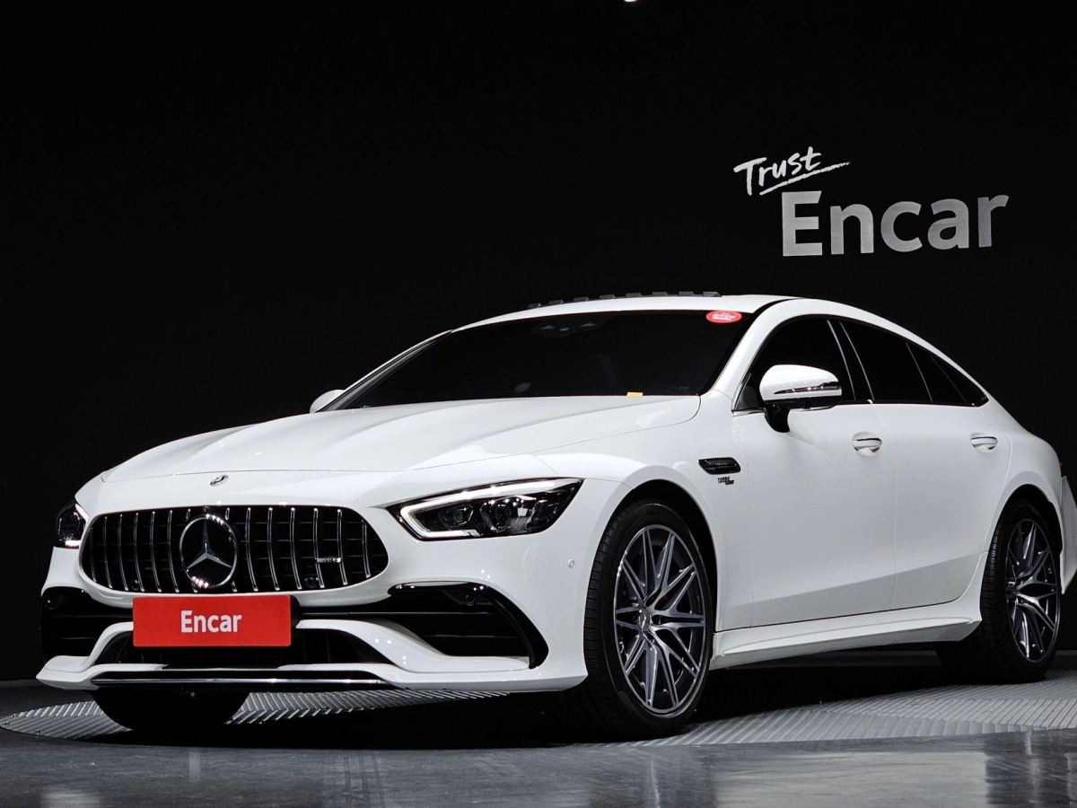 MERCEDES BENZ AMG GT  2023