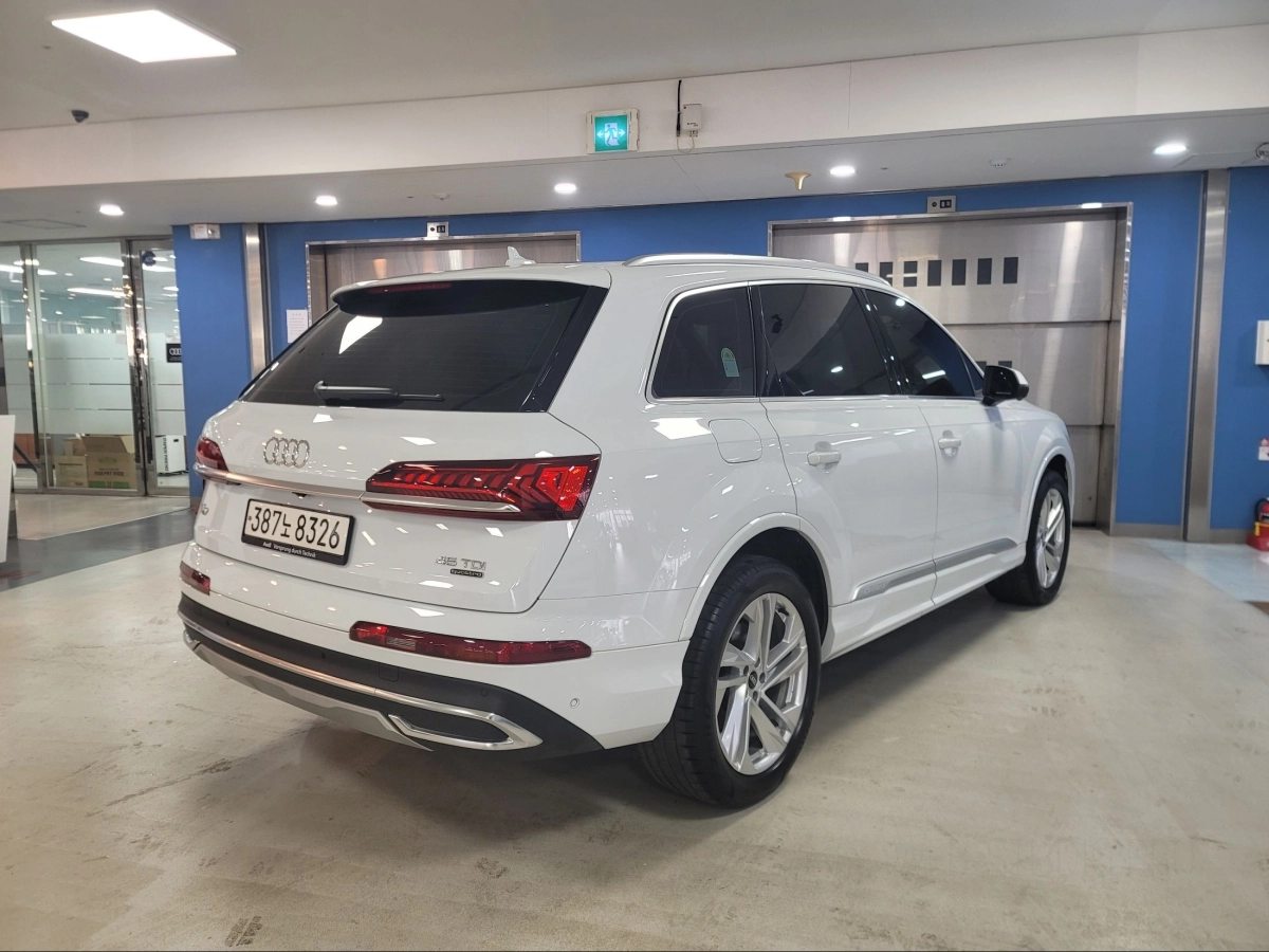 AUDI Q7 4M
