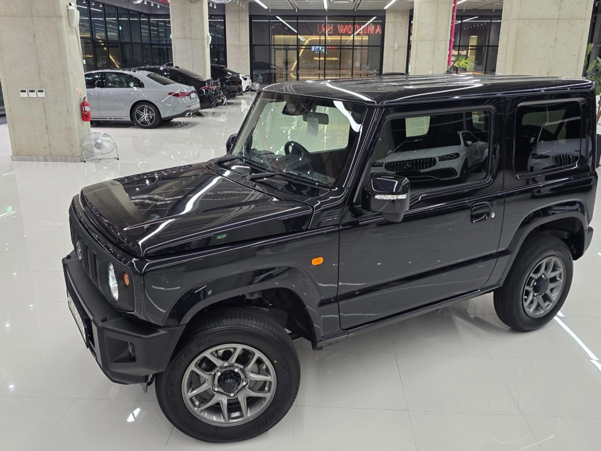 SUZUKI JIMNY  2025
