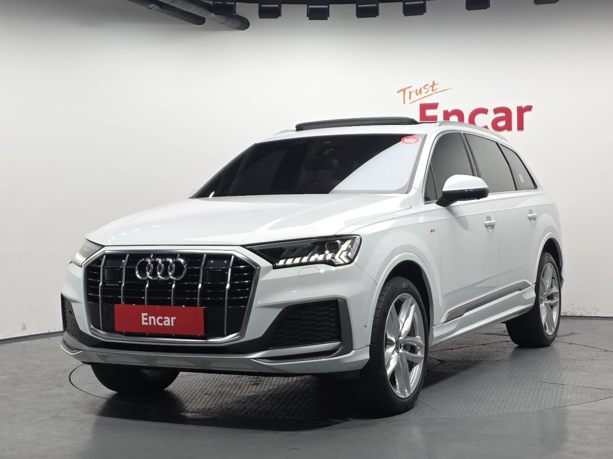 AUDI Q7 4M  2023