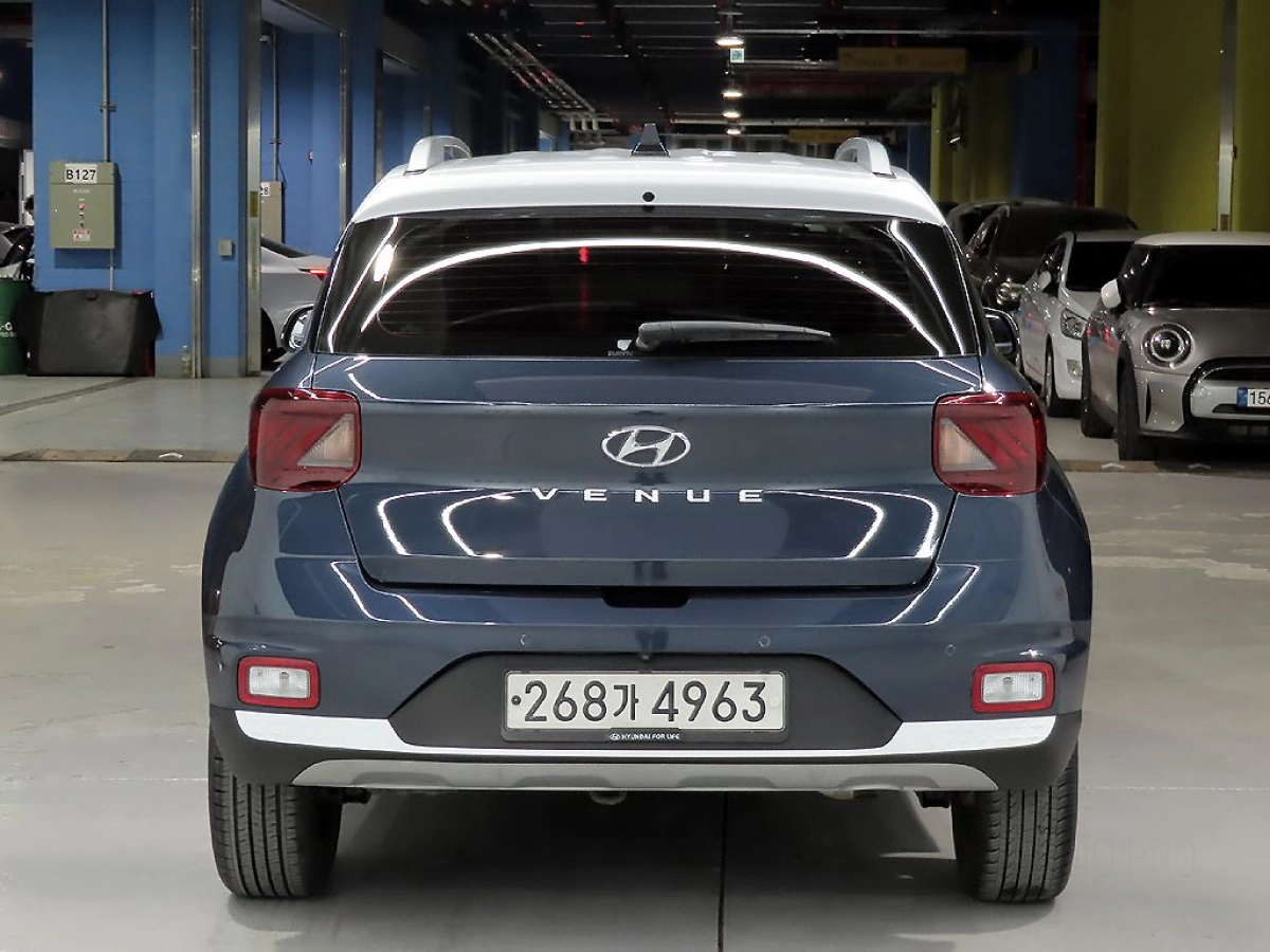 HYUNDAI VENUE