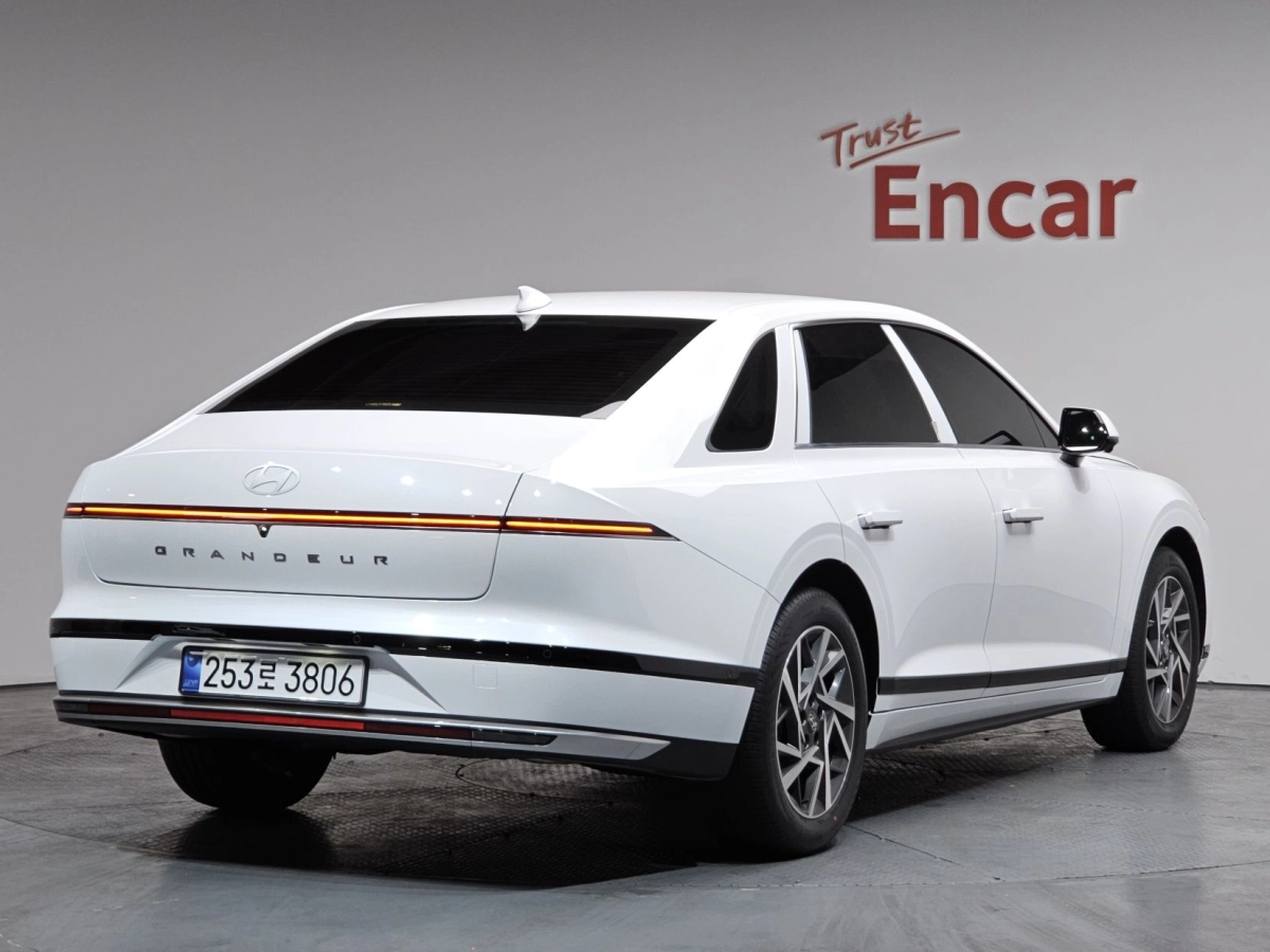 HYUNDAI GRANDEUR GN7  2026