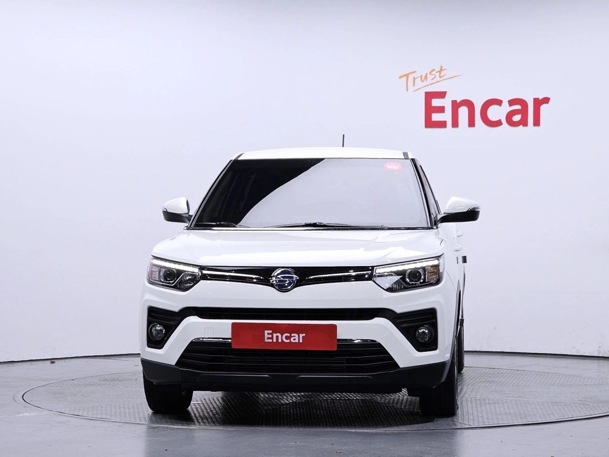 SSANGYONG TIVOLI VERY NEW