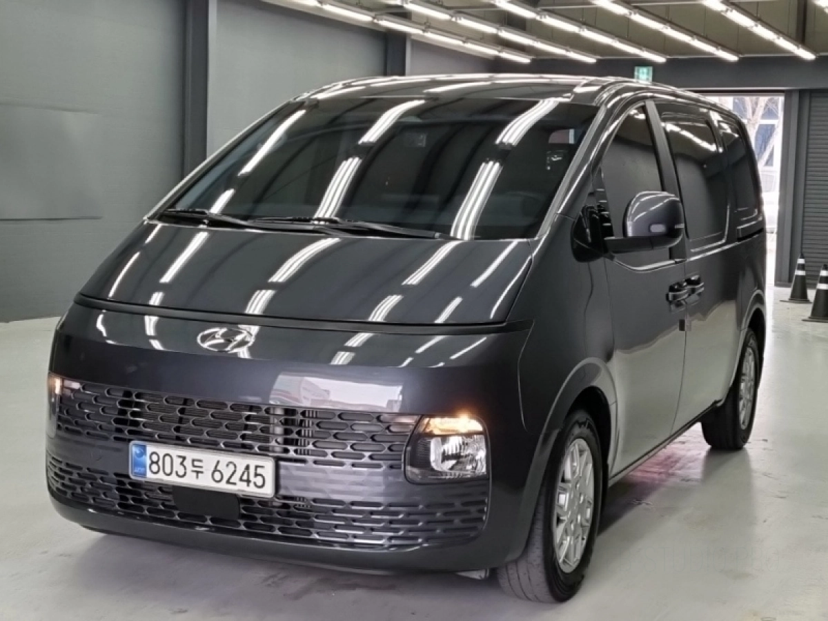 HYUNDAI STARIA  2023