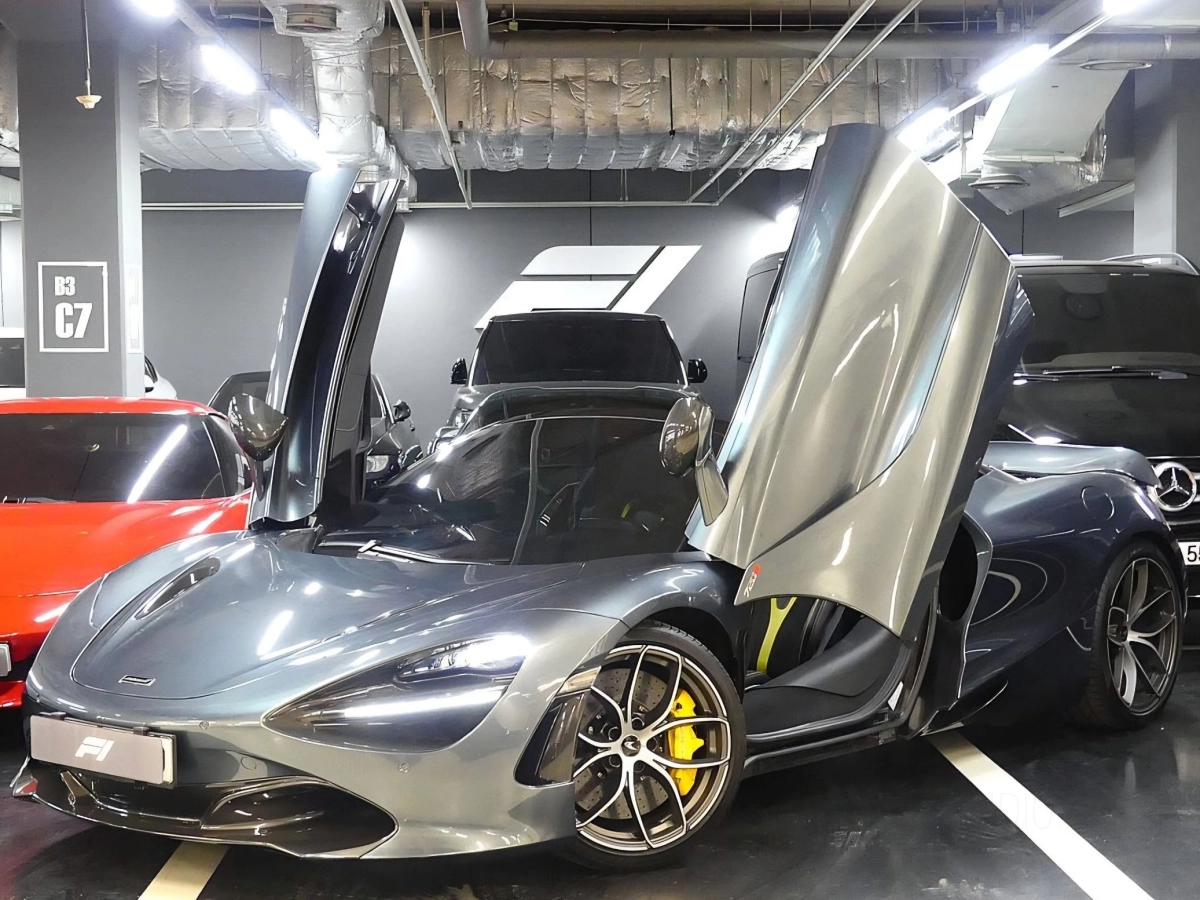 MCLAREN 720S  2019