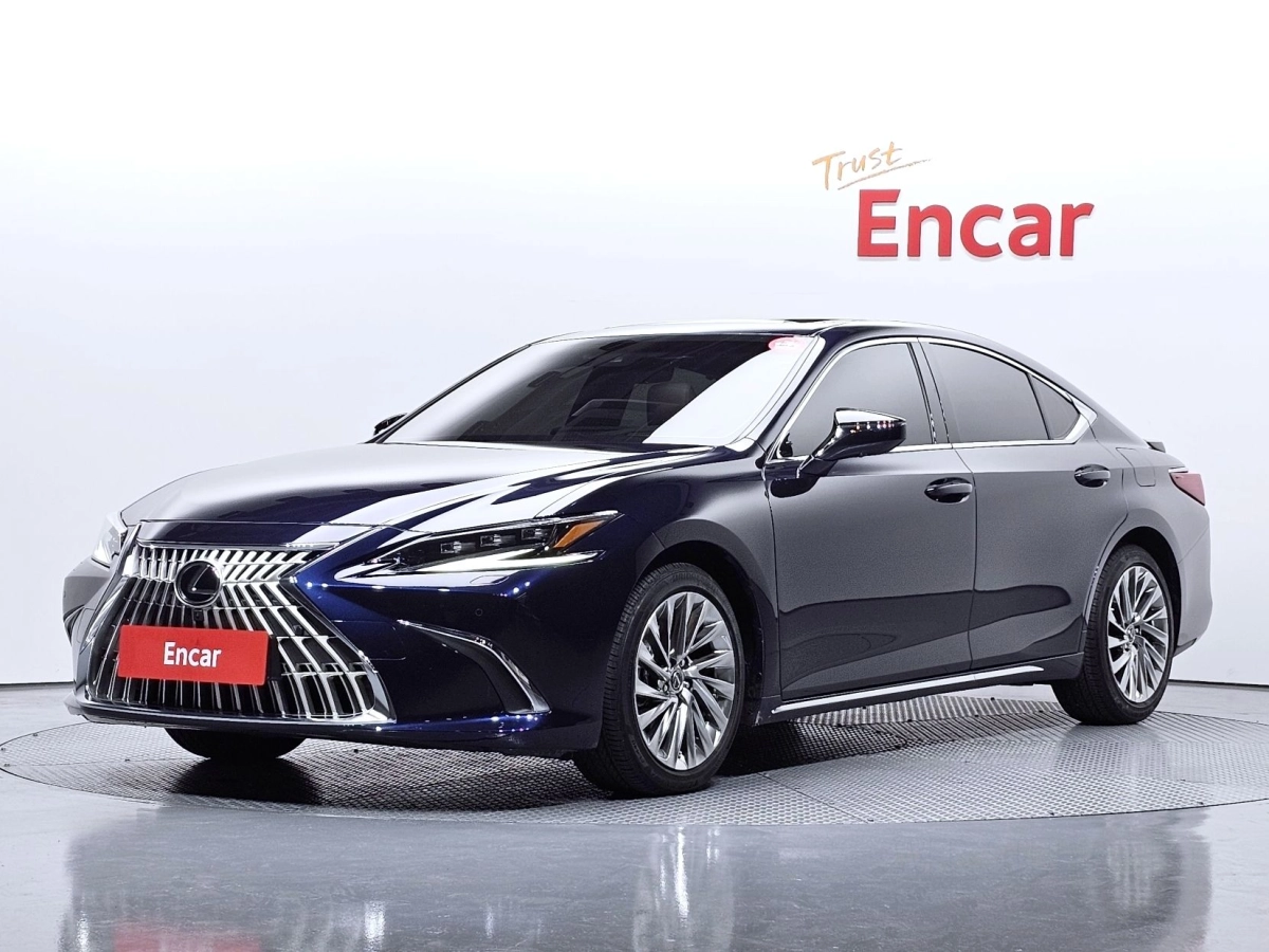 LEXUS ES300H  2025