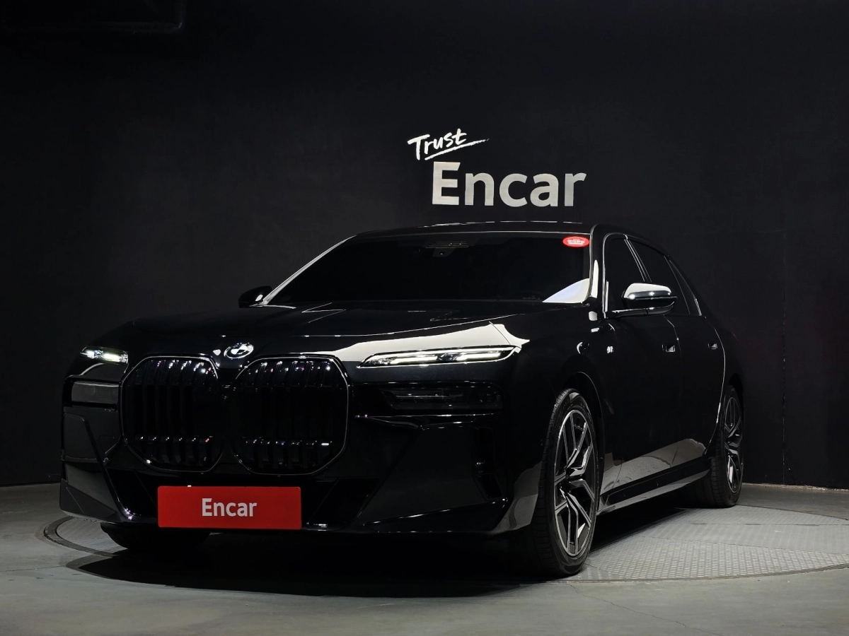 BMW 7-SERIES G70  2025