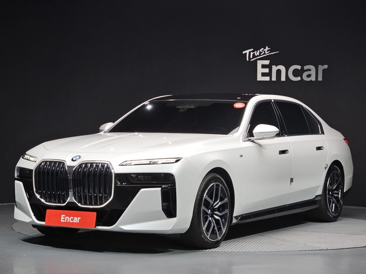 BMW 7-SERIES G70  2025