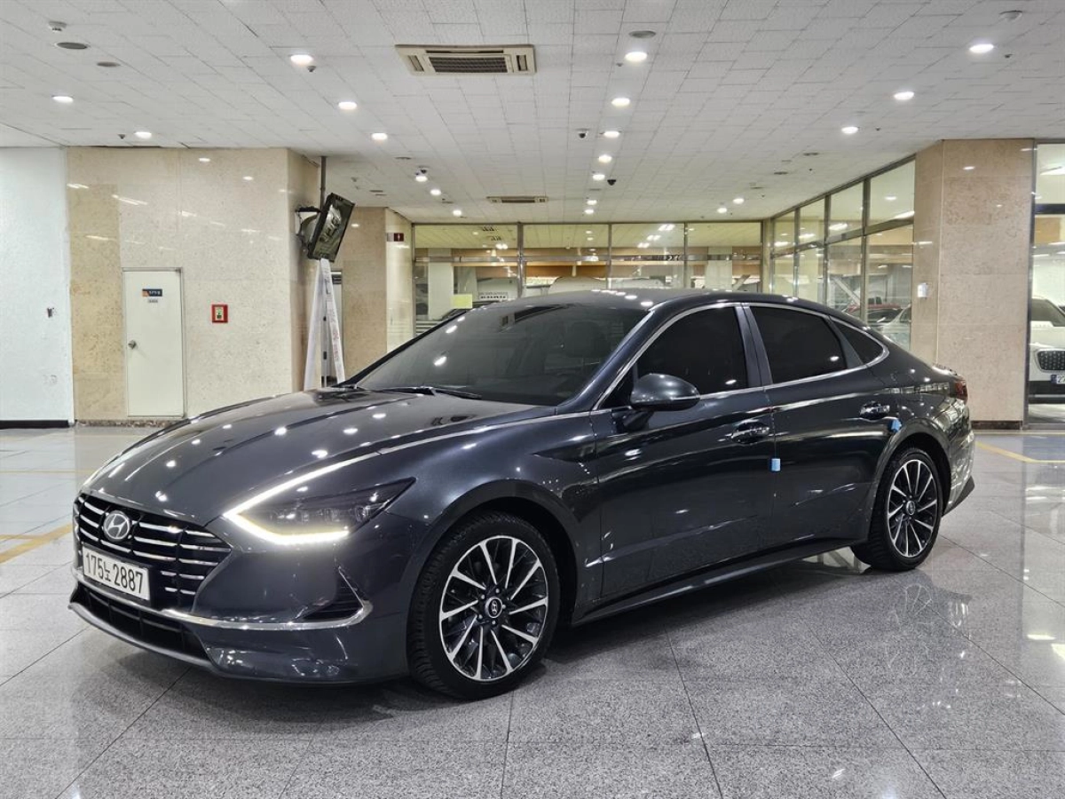 HYUNDAI SONATA DN8