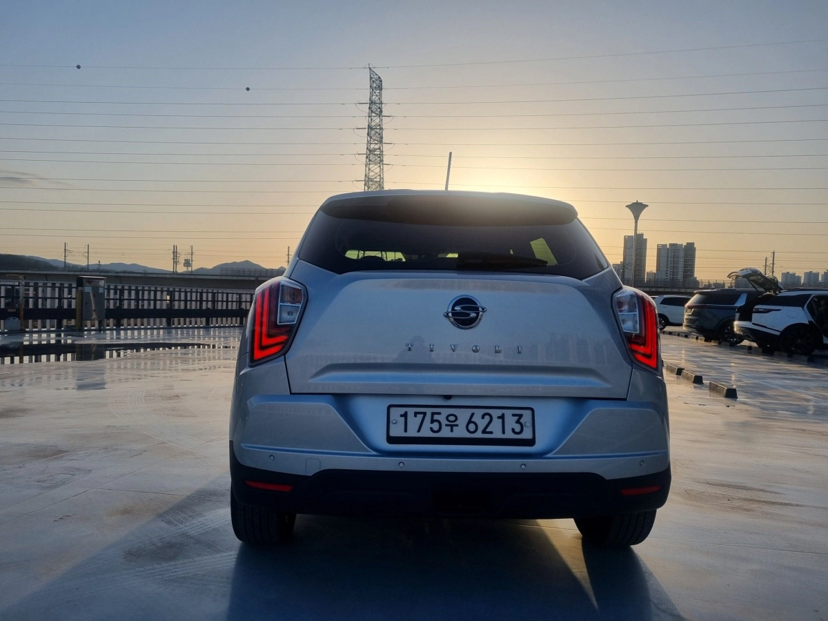 SSANGYONG TIVOLI VERY NEW