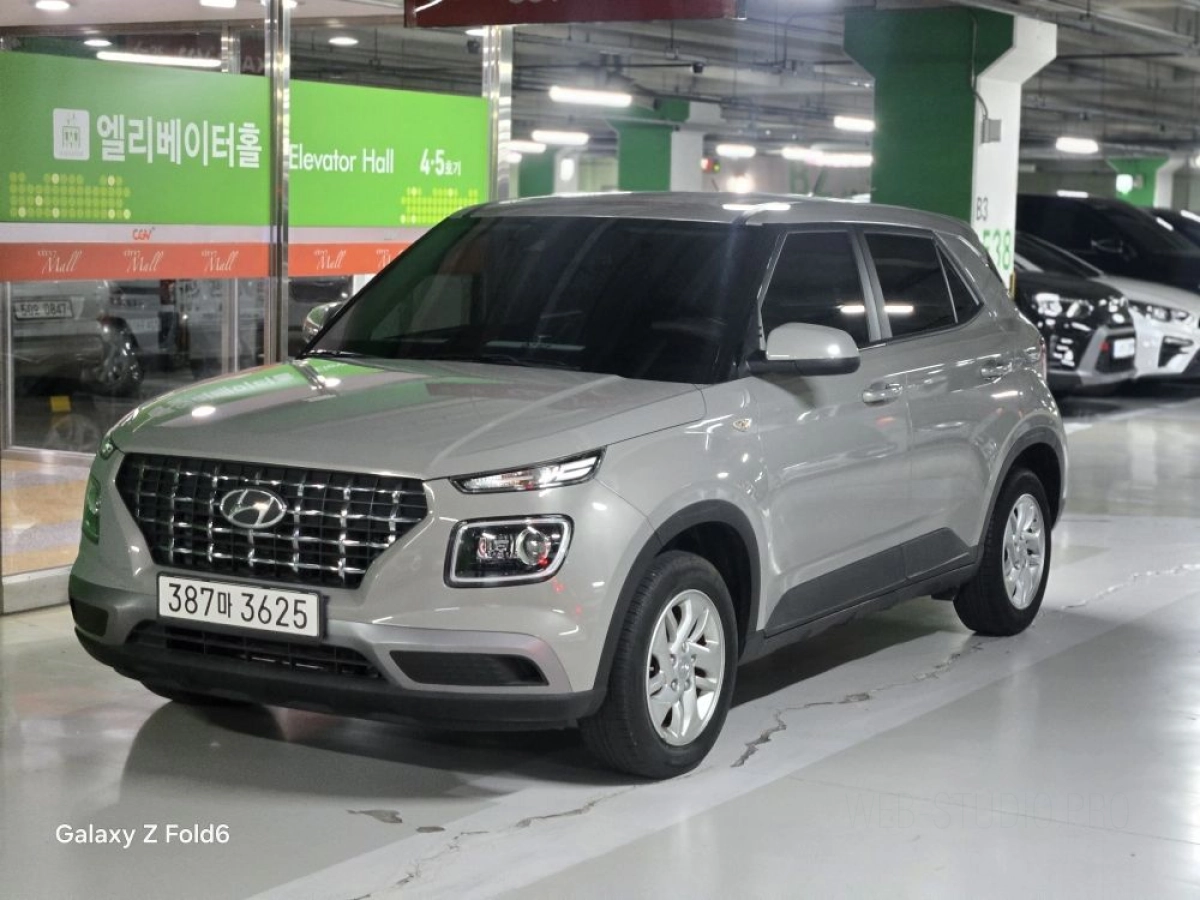 HYUNDAI VENUE