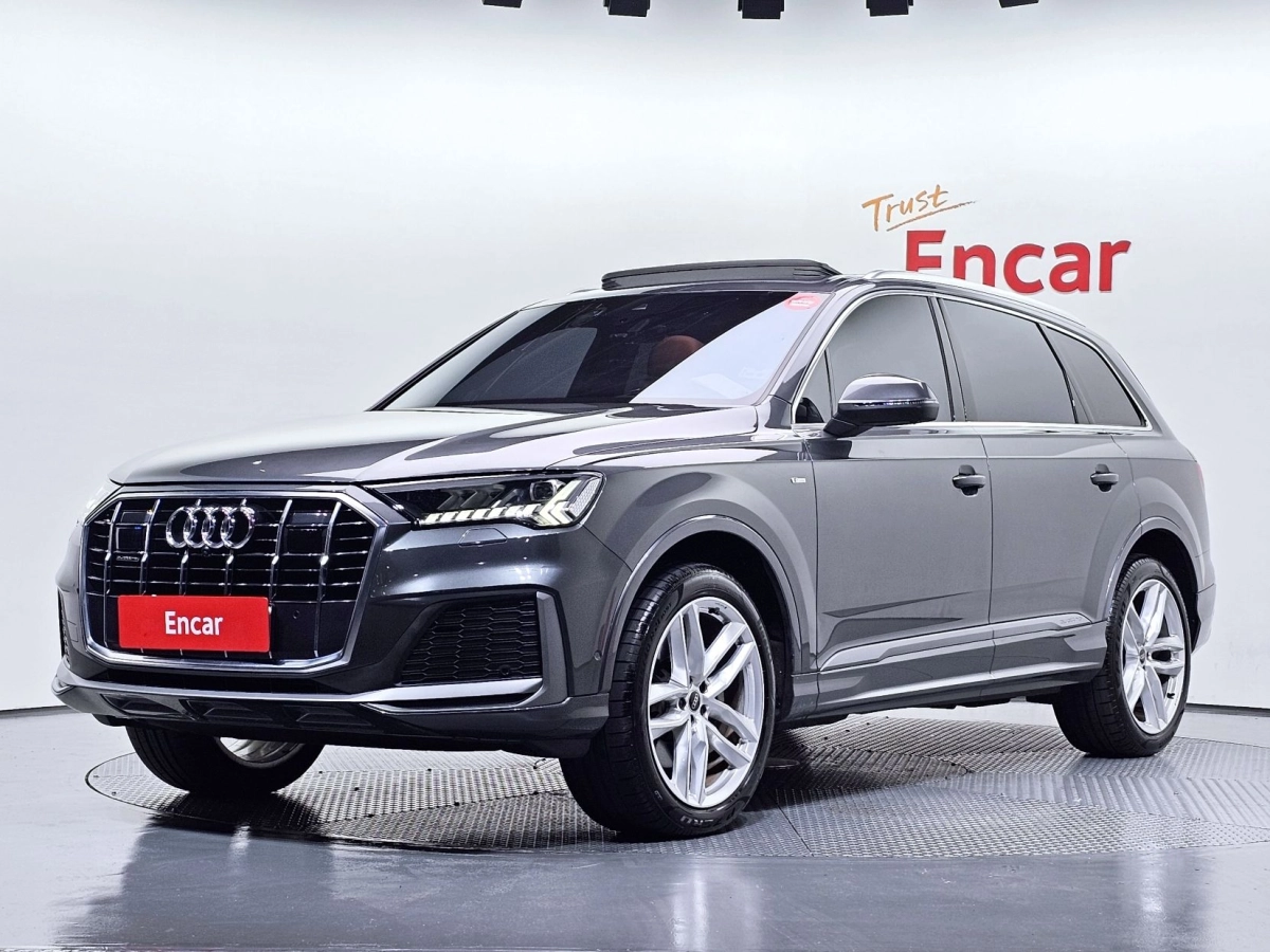 AUDI Q7 4M  2023