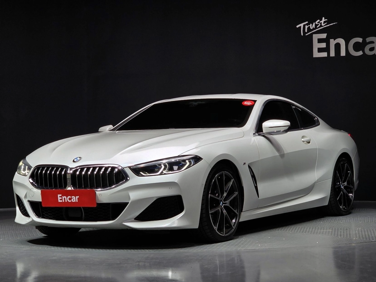 BMW 8-SERIES G15  2022