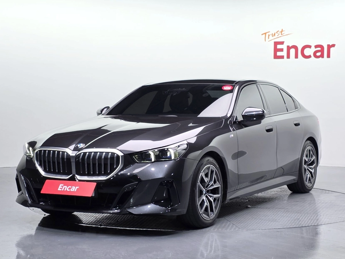 BMW 5-SERIES G60 2024