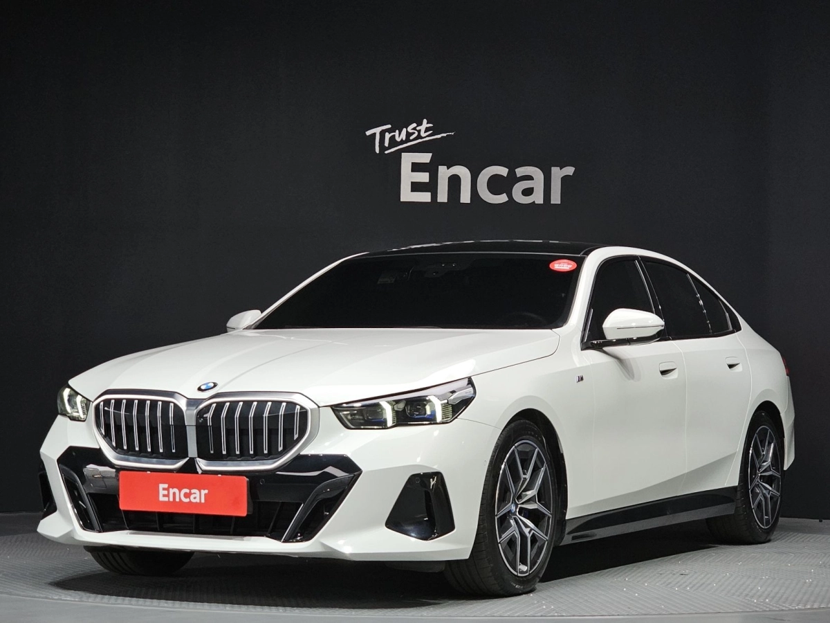 BMW 5-SERIES G60 2024