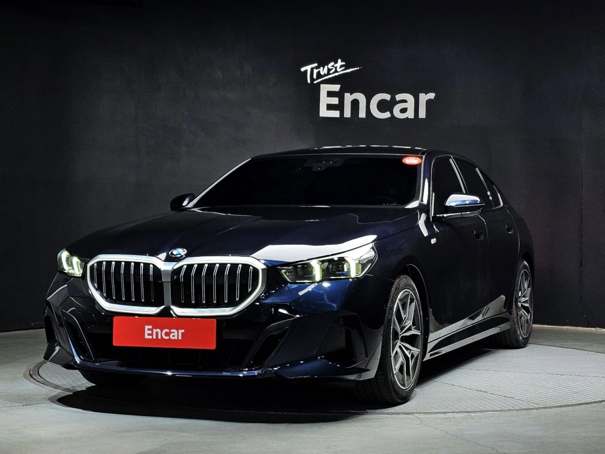 BMW 5-SERIES G60 2025