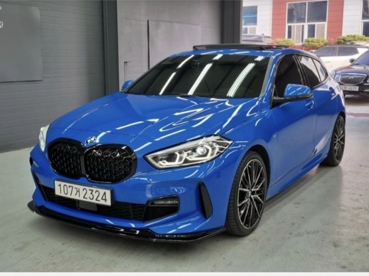 BMW 1-SERIES F40  2020