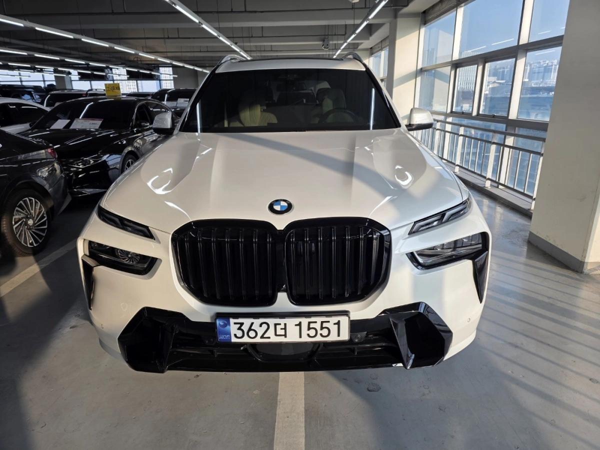 BMW X7 G07 2025