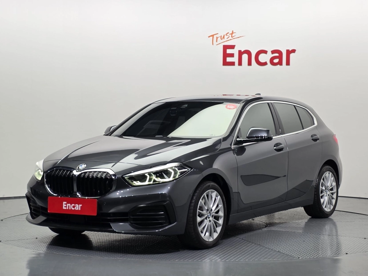 BMW 1-SERIES F40  2021