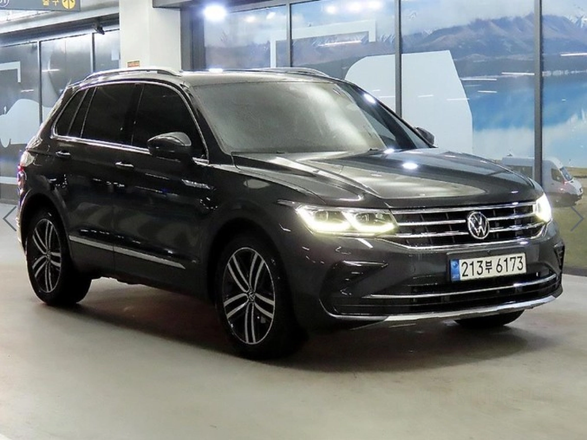 VOLKSWAGEN TIGUAN